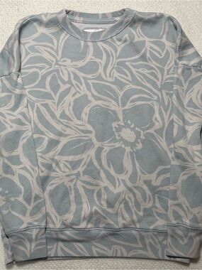 Abercrombie Kids Light Blue Floral Print Crewneck pullover
